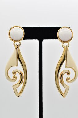 Daria Vintage Dangle Earrings White Cabochon Enamel Cream Gold Signed 80s BinBF